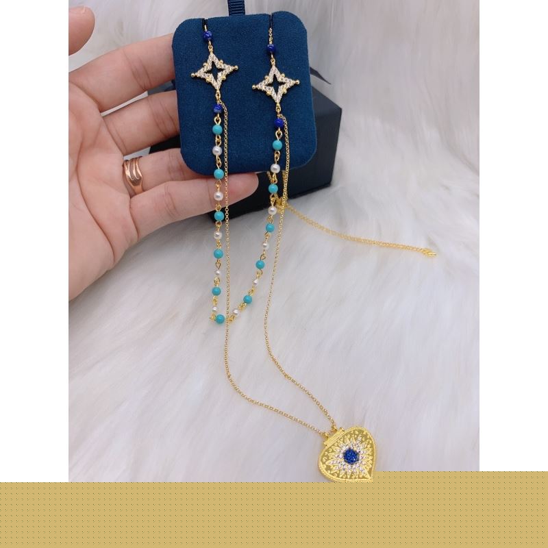 Apm Necklaces